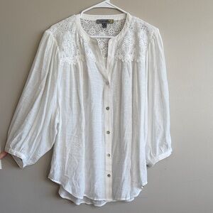 Chic White Button-Up Blouse with Lace Accents